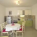 Pera *